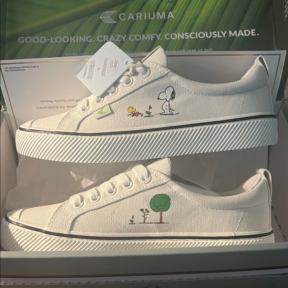 Cariuma White Sneakers + Peanuts
